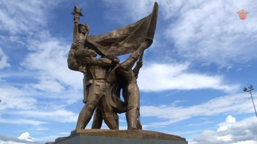 Tượng đài Chiến thắng Điện Biên Phủ ghi đậm dấu son lịch sử hào hùng của  dân tộc