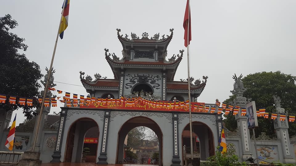 Cổng Tam quan chùa NGọc Am