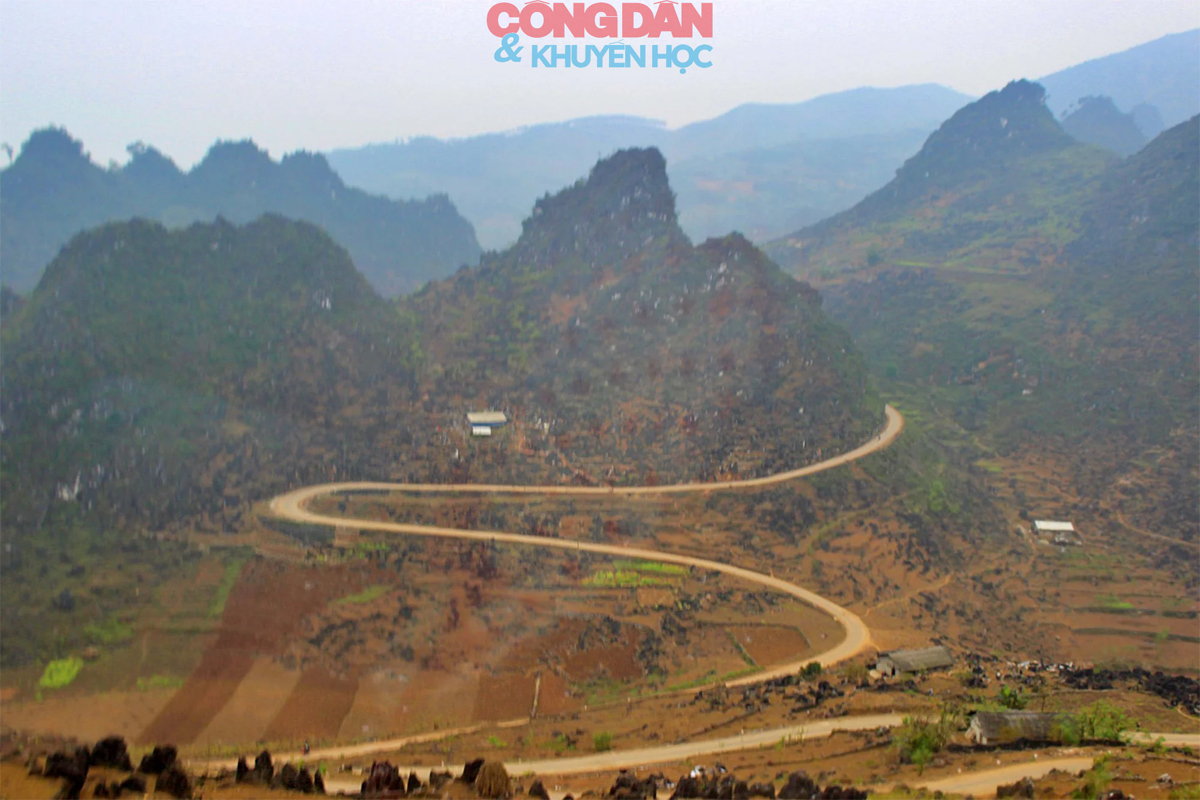 Hình ảnh đặc trưng của Hà Giang loop - những đường mảnh dài và cong miêu tả một con đường hiểm trở.