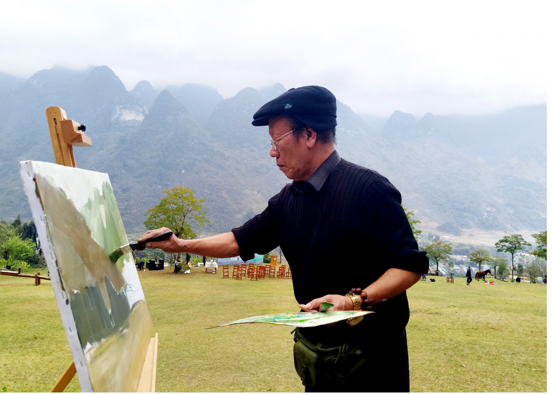 Trại sáng tác mỹ thuật với chủ đề “Hà Giang – nơi gặp gỡ đất trời” do Hiệp hội Du lịch tỉnh phối hợp tổ chức.