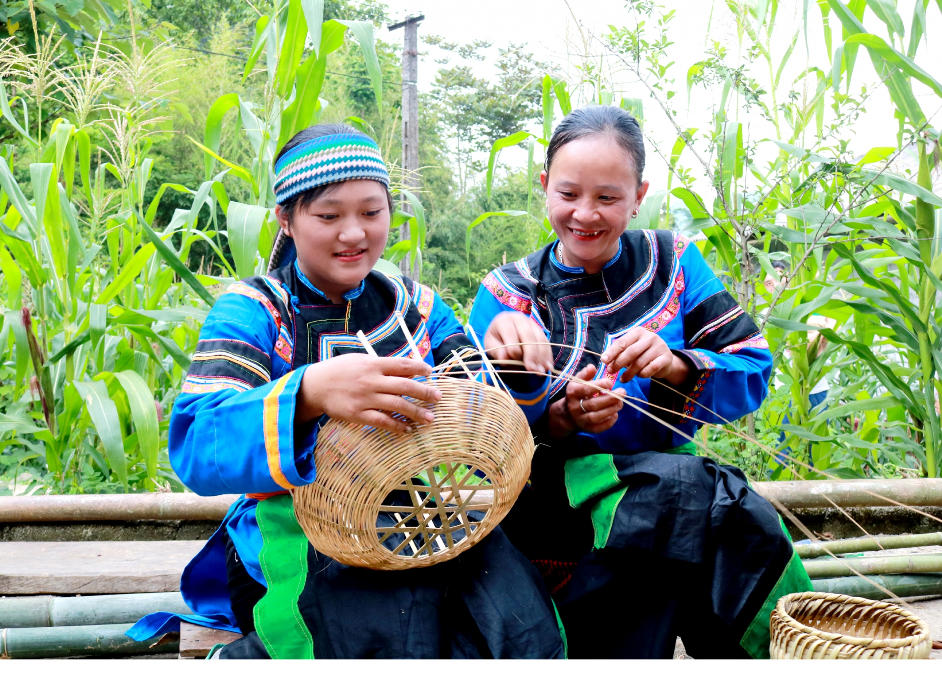 Nghề đan lát truyền thống của người Cờ Lao ở Sính Lủng (Đồng Văn) góp phần quan trọng trong việc cải thiện đời sống vật chất và tinh thần của cộng đồng các dân tộc thiểu số trên Cao nguyên đá. Ảnh: PV