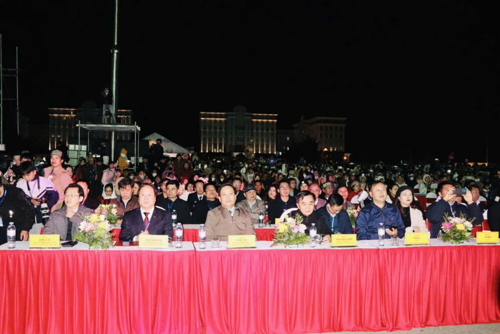 Khai mạc Tuần Du lịch – Văn hóa và Giải Marathon Lai Châu 2025 14 gen h khao mac dai bieu