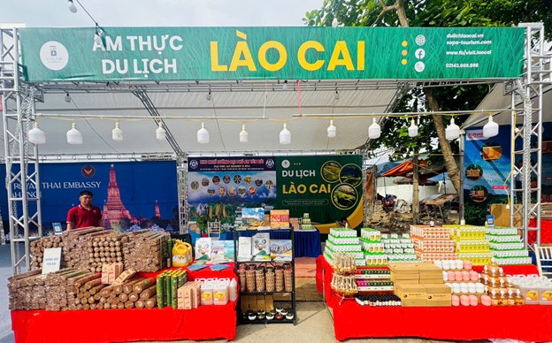 Lào Cai mang sản phẩm tới Lễ hội hoa ban Điện Biên năm 2026 3 Picture3