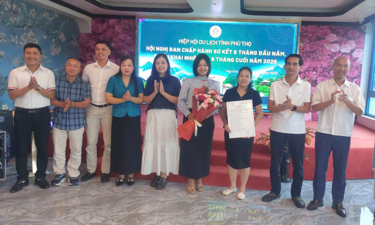 Hiệp hội Du lịch tỉnh Phú Thọ tổ chức hội nghị ban chấp hành sơ kết 6 tháng đầu năm, triển khai nhiệm vụ 6 tháng cuối năm 2026 16 4 1 768x460 1