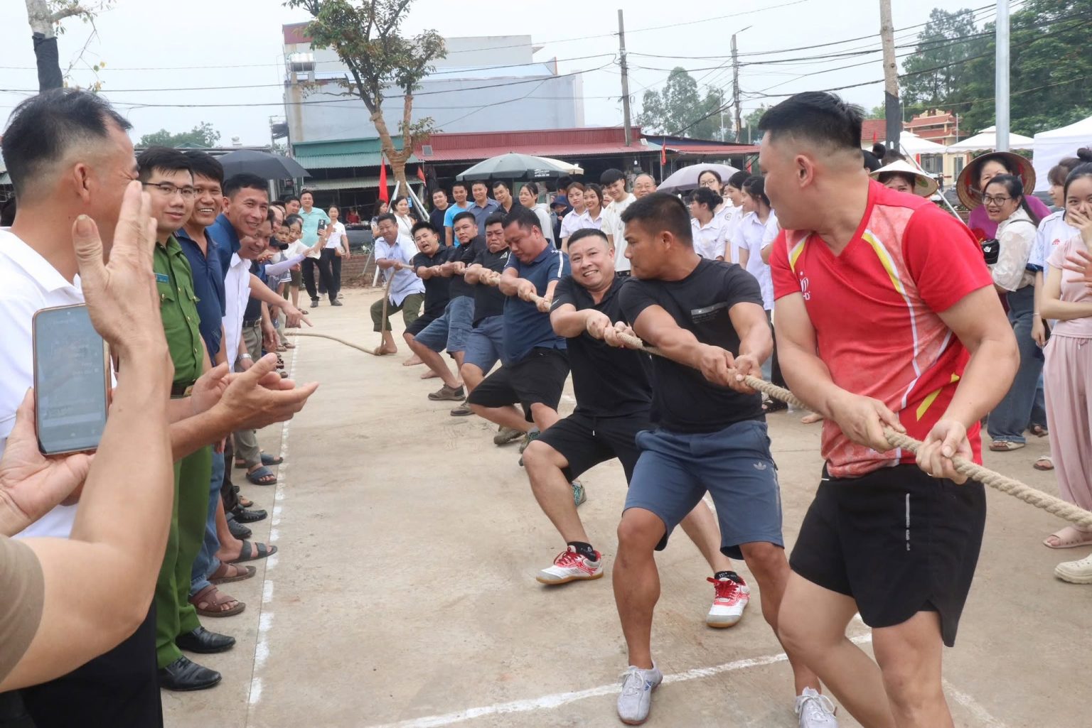 Phường Xuân Hòa đón nhận huân chương lao động hạng nhì và khai mạc tuần lễ Du lịch năm 2026 11 3 8 1536x1025 1