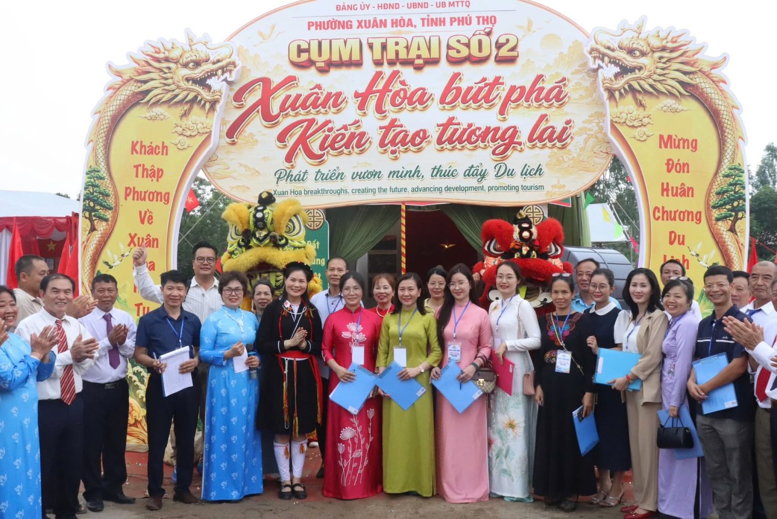 Phường Xuân Hòa đón nhận huân chương lao động hạng nhì và khai mạc tuần lễ Du lịch năm 2026 12 4 6 1536x1025 1